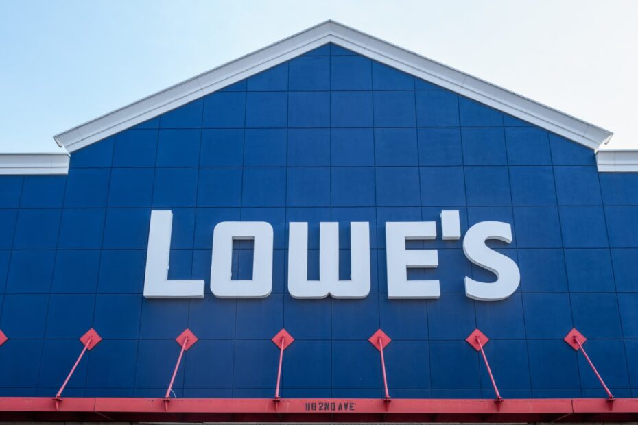 Lowe's beats Wall Street expectations as it starts to break out of sales slump