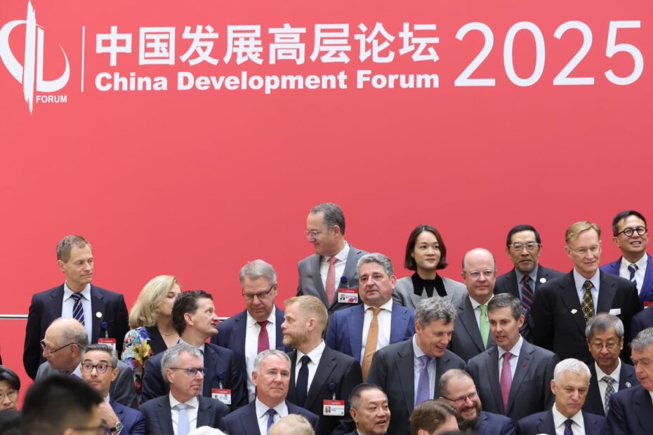 China invites U.S. business leaders to Beijing as it tries to decipher Trump's trade plans