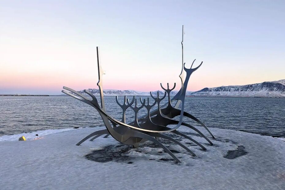 Visiting Iceland in Winter: What To Pack - Roguetrippers
