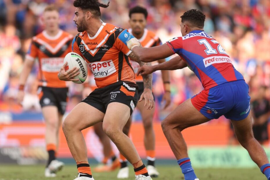 Five and a Kick: Tiger Terrell terrifies as weak Knights hit record low, star duo injured as Storm reign over Warriors