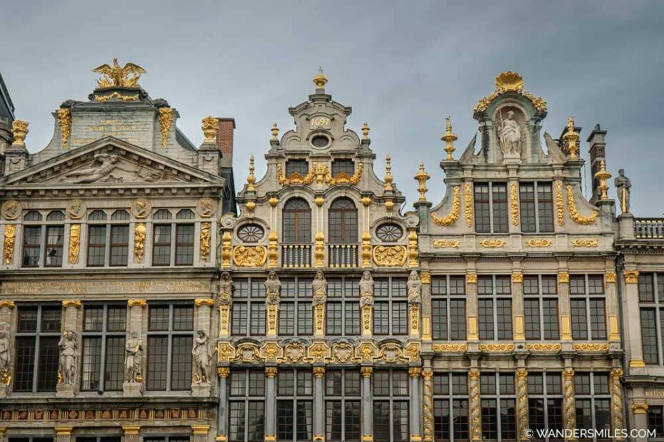 Photo of buildings with gold details in the Grand-Place or Grote Markt in Brussels, Belgium
