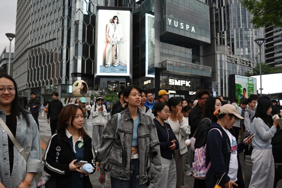 Big Chinese companies like Alibaba show that AI-powered ads are giving shopping a boost