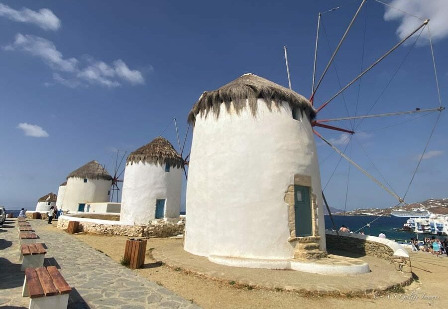 Is Mikonos worth visiting