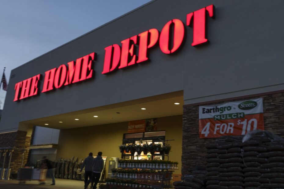 Top Wall Street analysts prefer these dividend stocks for consistent returns