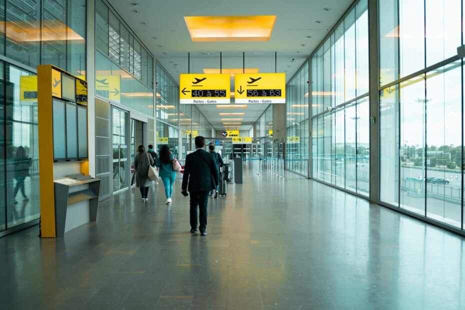 Airport Smoking Lounges: A Comprehensive Guide on How to Navigate Them